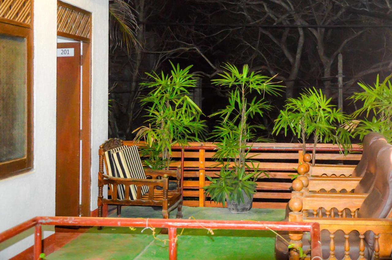 Cinnamon Airport Residencies Катунаяка Екстер'єр фото