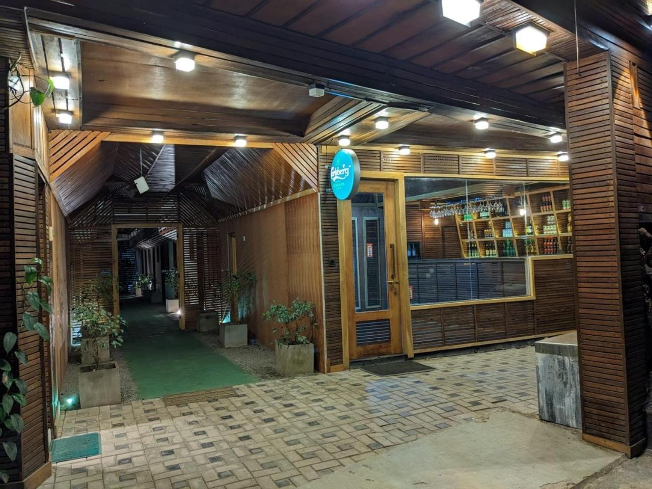 Cinnamon Airport Residencies Катунаяка Екстер'єр фото
