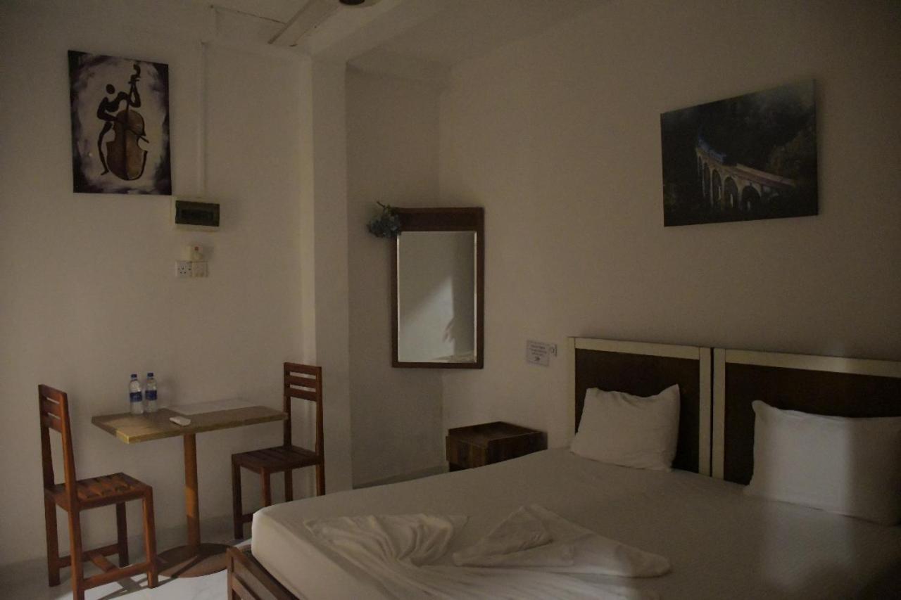 Cinnamon Airport Residencies Катунаяка Екстер'єр фото