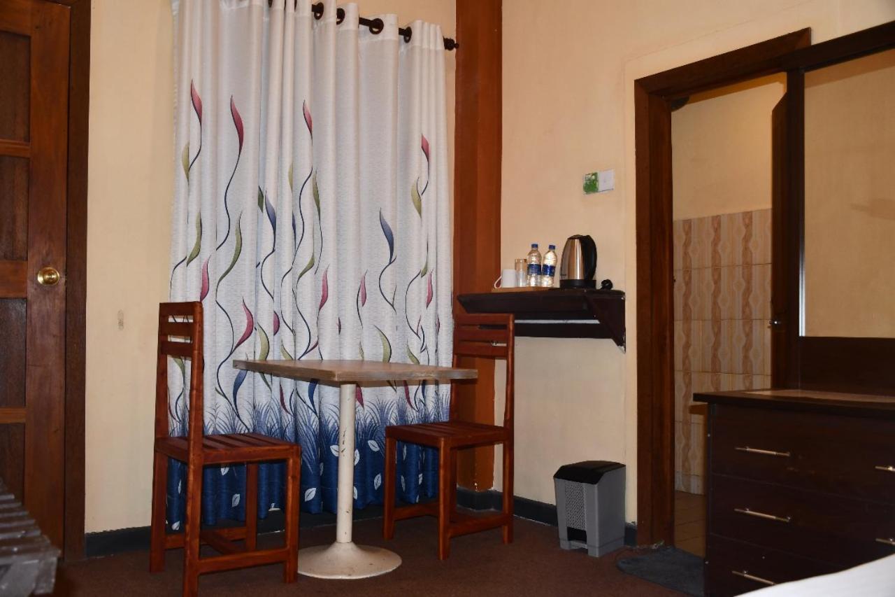 Cinnamon Airport Residencies Катунаяка Екстер'єр фото