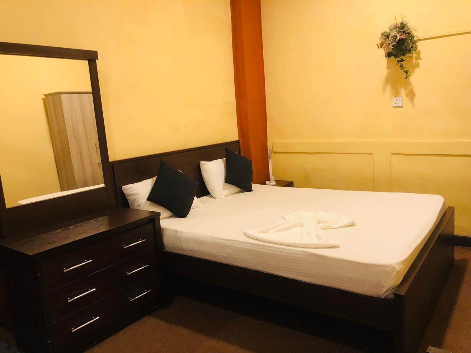 Cinnamon Airport Residencies Катунаяка Екстер'єр фото