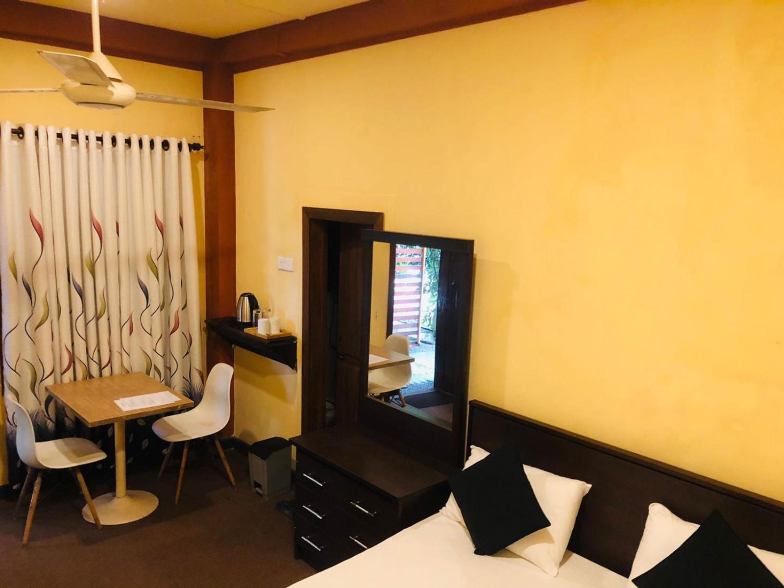 Cinnamon Airport Residencies Катунаяка Екстер'єр фото